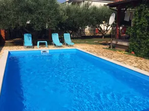House with garden, BBQ & private pool - Image 3