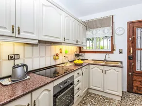 House with terrace, BBQ & private pool - Image 4