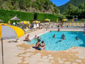 Tent with terrace & heated pool - Image 3