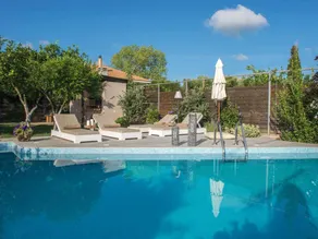 Maison de vacances avec piscine privée, jardin et terrasse - Image 3