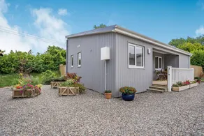 Cottage with garden - Image 3