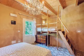 Agriturismo Il Filo di Paglia: Camera quadrupla ideale per le famiglie - Agriturismo Val di Vara Cinque Terre - Allevamento di mucche tipiche liguri e produzione di formaggi - Image 2