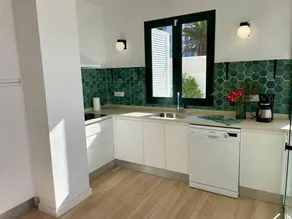 Maravilloso apartamento con barbacoa, jardín y piscina privada - Image 2