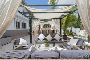 Holiday home with garden, fast internet & private pool | Mountain view - Image 3