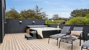 House with garden, pool & terrace - Image 2