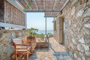 Merveilleuse maison avec terrasse | Vue mer | À côté de la plage - Image 5