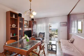 Family-oriented flat with terrace, garden & private pool | City view | Close to the beach - Image 3