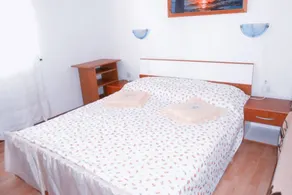 Apartamento con jardín, terraza y barbacoa - Image 4