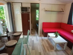 Mobile home with pool - Image 2
