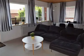 Villa with terrace, BBQ & garden - Image 2