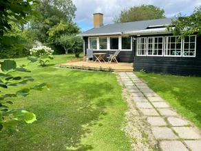 Maison conviviale et familiale avec jardin, terrasse et barbecue - Image 2