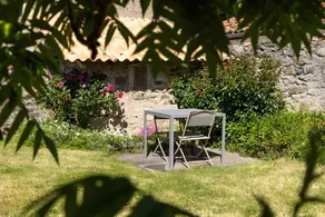 Cottage con terrazza e giardino | Vista sul giardino - Image 3