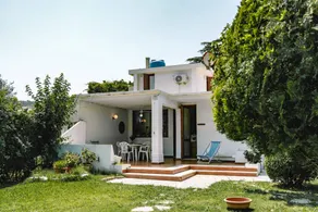Fully equipped holiday home with garden, terrace & barbeque | Garden view | Close to the beach | Pets allowed - Image 3