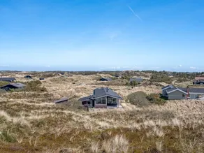Holiday home with terrace - Image 4