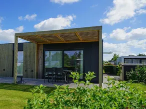 Chalet with pool - Image 4