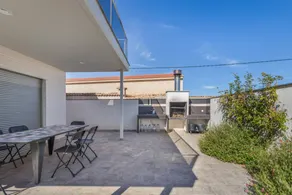 Casa vacacional con barbacoa, jardín y terraza | Vistas al jardín | Perfecta para el trabajo en remoto - Image 2