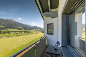 Child-friendly flat with sauna, garden & barbeque | Garden view - Image 5