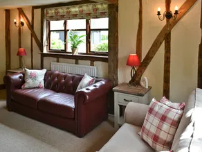 Cottage with terrace, barbecue & hot tub | River view - Image 5