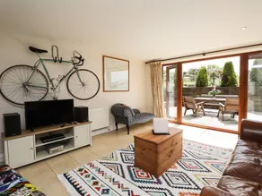 Cottage with garden & barbecue - Image 3