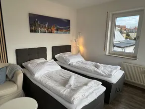 Holiday Apartment 'Hübsche Wohnung" with Balcony & Wi-Fi - Image 3