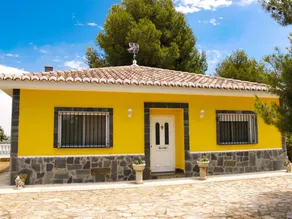 Cottage with terrace, private pool & garden | Mountain view | Pets are welcome - Image 4