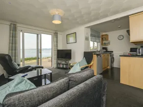 Cottage with garden | Beach view - Image 5