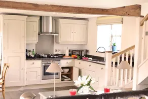Cottage with garden, barbecue & terrace - Image 3