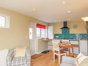 Wonderful cottage with garden | Beach view - Image 4