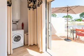 Charmant appartement adapté aux familles avec terrasse et jardin | Vue ville - Image 3
