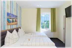 Apartment with sauna, terrace & pool - Image 5