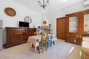 House with garden - Image 4