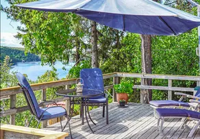 Holiday home with BBQ & terrace - Image 2