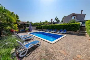 Children-friendly villa with barbecue, pool & terrace | Pool view - Image 5