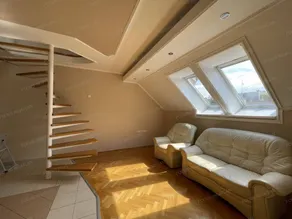 Mathias, a Spacious 2-Bedroom Apartment with 2 Bathrooms & Private Parking - Image 4