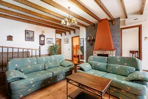 Family-friendly pleasant house with barbeque, terrace & jacuzzi | Sea view | Perfect for remote work - Image 5