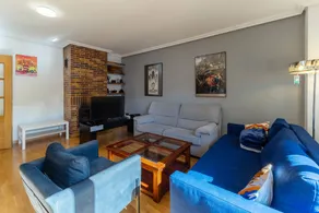 Family-friendly house with fast internet, garden & barbeque | Garden view | Perfect for remote work - Image 4
