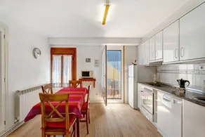 Fully equipped apartment with terrace | Mountain view - Image 5