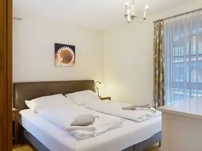 Holiday apartment with pool, garden & terrace - Image 4