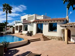 Fully equipped villa with fast internet, garden & private pool | Mountain view - Image 2