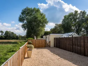 Nice holiday home with garden - Image 4