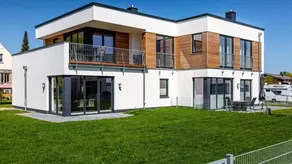 Apartment with garden & terrace | Lake view - Image 2