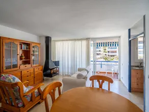 Holiday apartment with garden & pool - Image 2