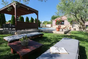 Fully equipped villa with terrace, garden & barbeque | Mountain view - Image 4