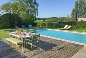 Holiday home with BBQ, pool & terrace - Image 2
