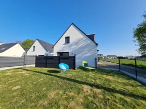Holiday home with BBQ, terrace & garden | Garden view - Image 2