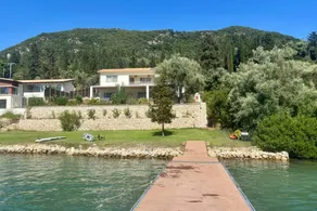 Spacieuse villa adaptée aux familles avec barbecue, piscine privée et jardin | Vue montagne | Avec animaux bienvenus - Image 3
