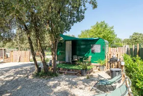 Wonderful camping with garden, barbecue & hot tub | Garden view - Image 5