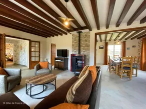 Cottage with garden & BBQ - Image 3