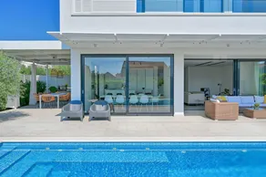 Villa with garden, private pool & terrace - Image 4