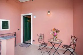 Holiday apartment with terrace | City view - Image 3